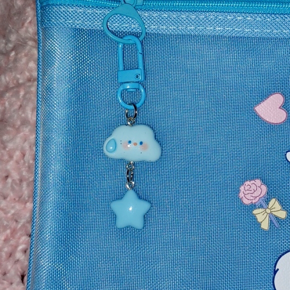 Canvas Cinnamaroll Tote with a Cute Zipper Pull - Picture 3 of 6